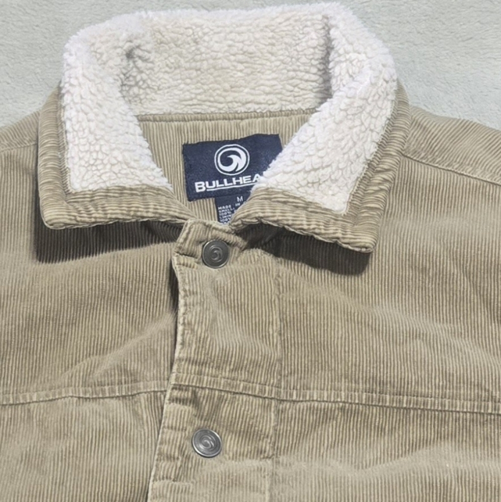 Bullhead Beige Corduroy Jacket with Fleece Collar And Sherpa Like Lining Size M